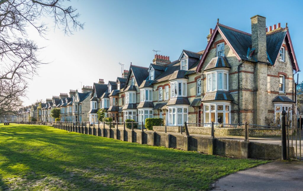 Property in Cambridge, Jesus Green overlooking park